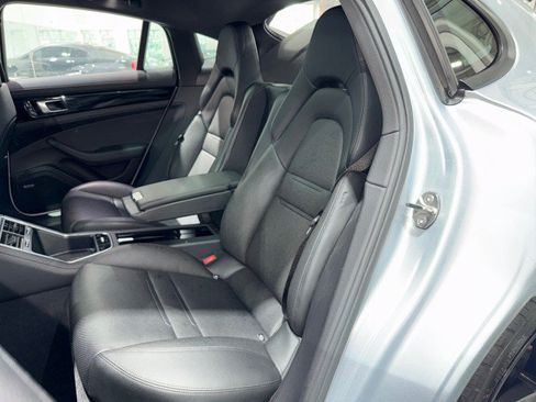 Used 2018 Porsche Panamera RWD image 58
