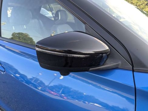 Used 2023 Nissan Kicks SR w/ SR Premium Package FWD image 11