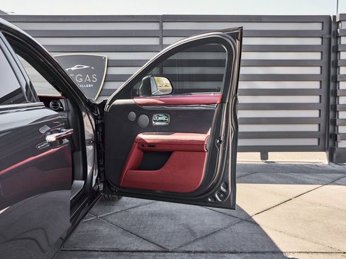 Used 2023 Rolls-Royce Ghost RWD image 21