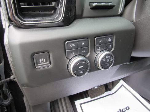 Used 2024 GMC Sierra 1500 AT4 w/ Technology Package AWD/4WD image 19