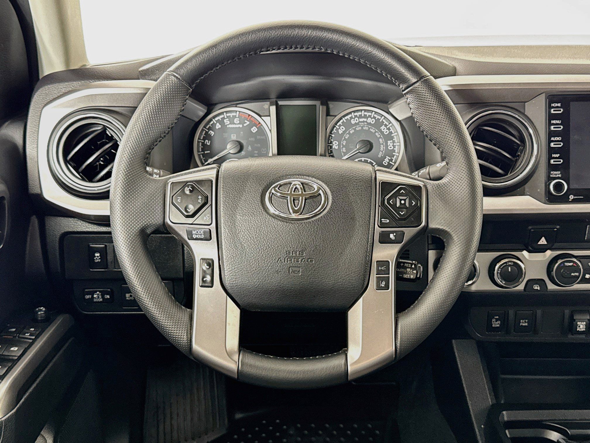 Used 2023 Toyota Tacoma SR5 w/ Technology Package AWD/4WD image 4