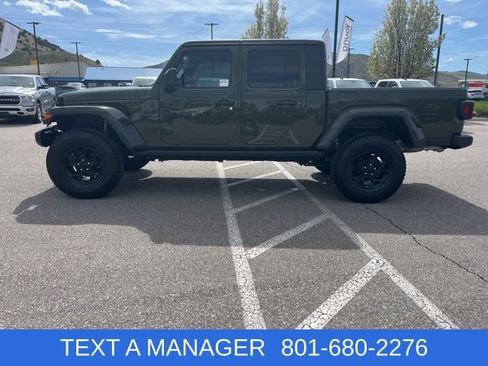 Used 2023 Jeep Gladiator Sport AWD/4WD image 7