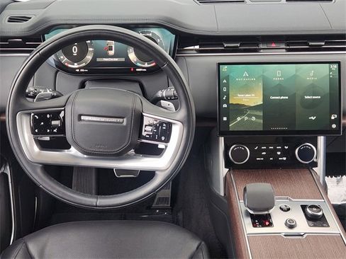 Used 2023 Land Rover Range Rover Long Wheelbase SE image 26