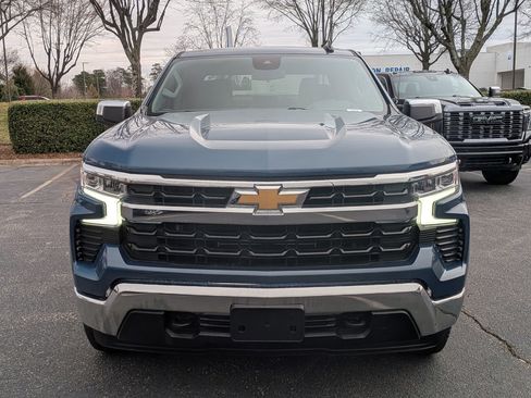 Used 2024 Chevrolet Silverado 1500 LT image 3