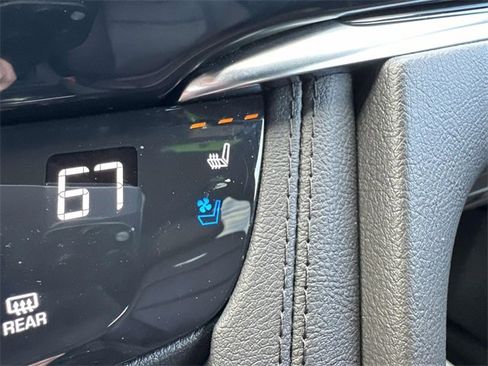 Certified 2023 Cadillac XT6 Premium Luxury image 78