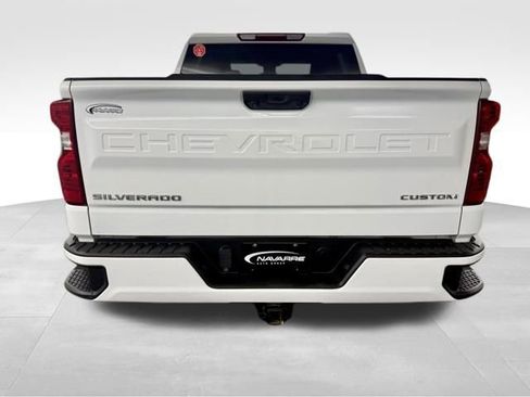 Used 2023 Chevrolet Silverado 1500 Custom image 8