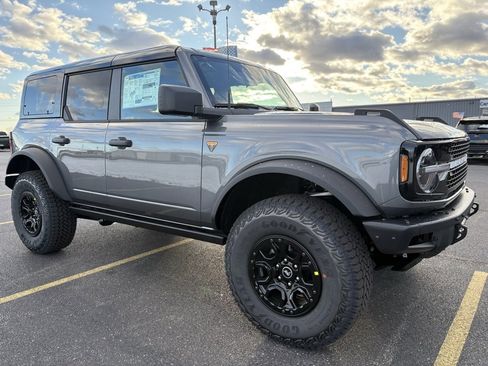 New 2025 Ford Bronco Badlands w/ Sasquatch Package image 38