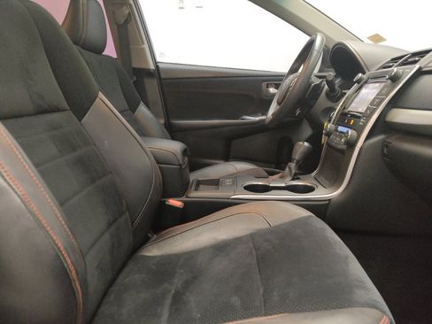 Used 2017 Toyota Camry XSE w/ Moonroof Package FWD image 21