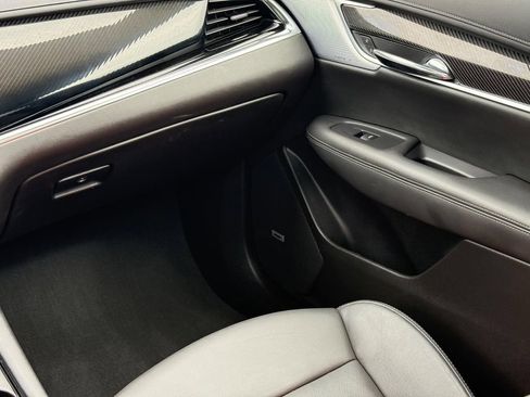 Used 2024 Cadillac XT6 Sport w/ LPO, Floor Liner Package AWD/4WD image 15