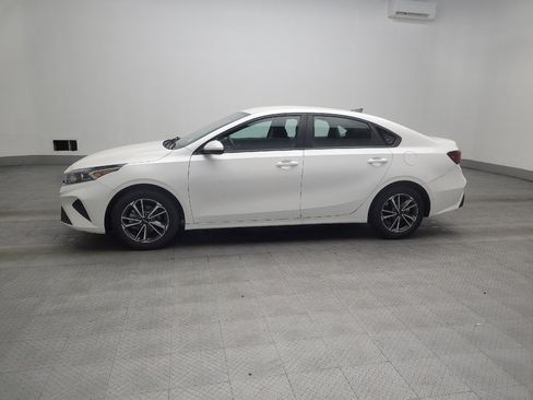 Used 2022 Kia Forte LXS image 2