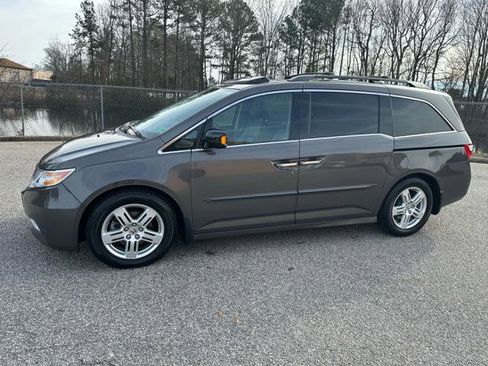Used 2013 Honda Odyssey Touring Elite image 42