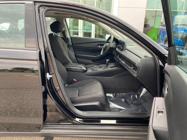 Used 2023 Honda Accord EX image 31