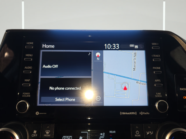Used 2022 Toyota Highlander XLE AWD/4WD image 19