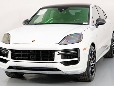 Used 2024 Porsche Cayenne Turbo image 55