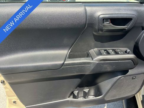 Used 2020 Toyota Tacoma TRD Off-Road w/ TRD Premium Off Road Package RWD image 26