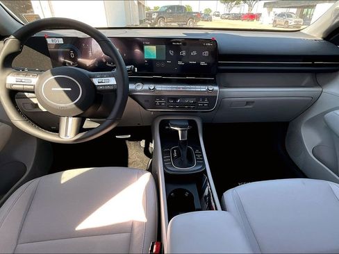 Used 2025 Hyundai Kona SEL FWD image 9