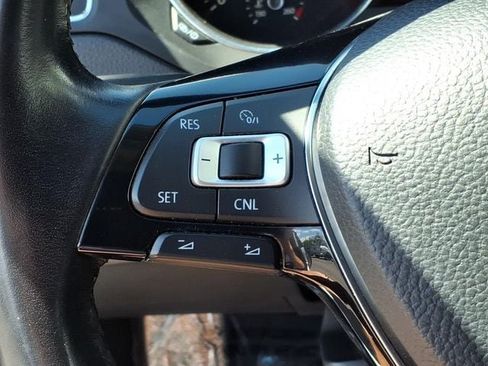 Used 2017 Volkswagen Jetta SE FWD image 23