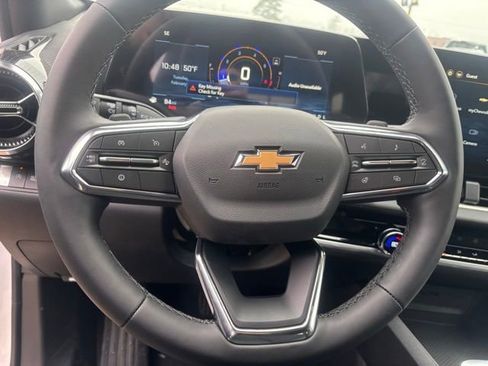 New 2026 Chevrolet Equinox LT w/ Convenience Package II FWD image 26