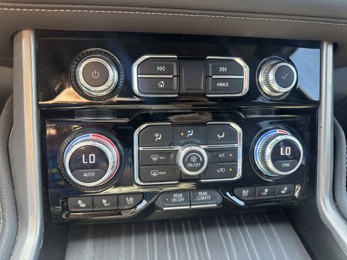 Used 2022 GMC Yukon Denali RWD image 22