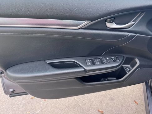 Used 2016 Honda Civic Touring image 17