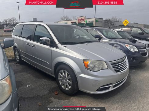 Used 2012 Chrysler Town & Country Touring-L w/ Entertainment Group #2 image 3