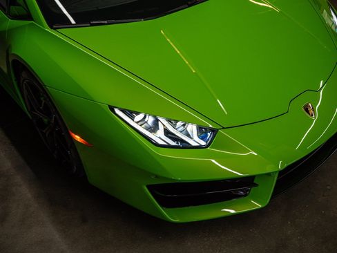 Used 2018 Lamborghini Huracan LP 580-2 RWD image 11