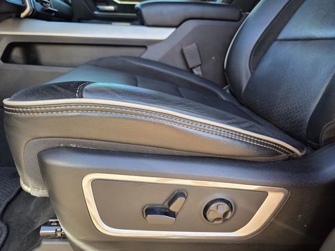 Used 2020 RAM 1500 Laramie RWD image 14