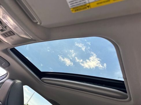 Used 2022 Toyota RAV4 XLE Premium FWD image 23