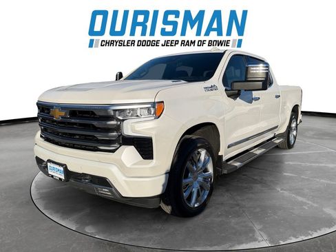 Used 2024 Chevrolet Silverado 1500 High Country w/ Technology Package image 2
