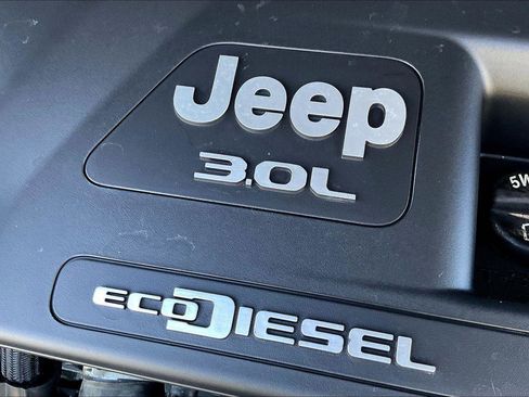 Used 2022 Jeep Wrangler Unlimited Rubicon w/ Steel Bumper Group image 34