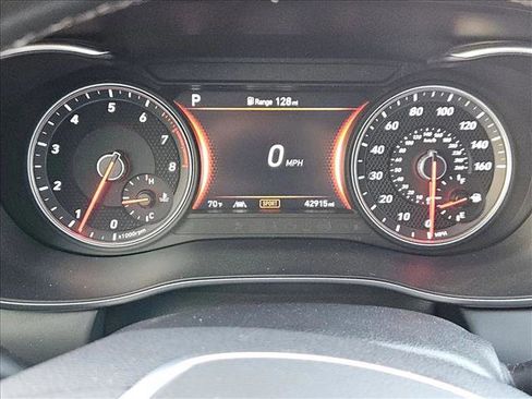 Used 2021 Genesis G70 2.0T image 7