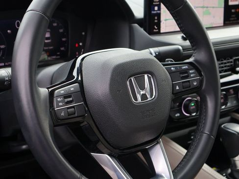 Certified 2023 Honda Accord Touring image 17