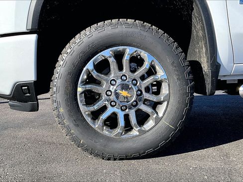 New 2026 Chevrolet Silverado 2500 LT w/ Z71 Chrome Sport Edition AWD/4WD image 12