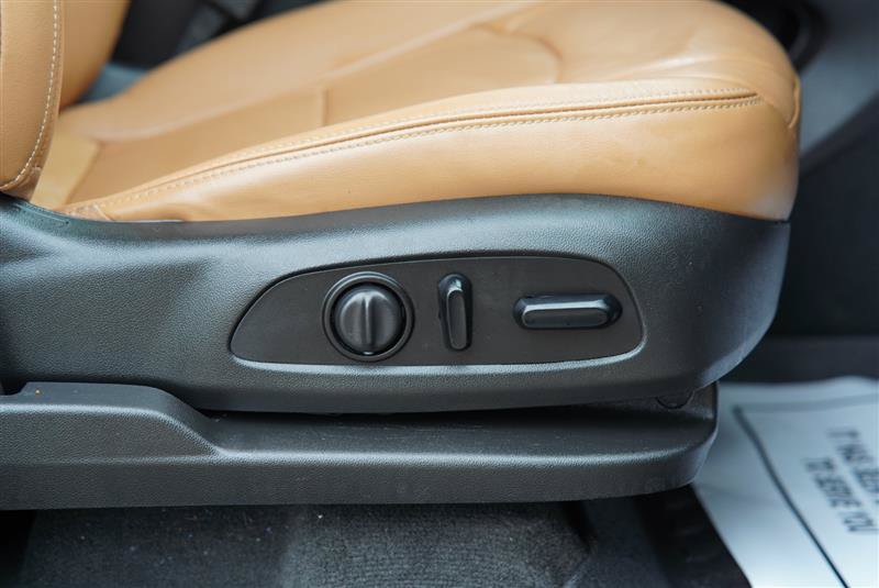 Used 2020 Buick Enclave Essence FWD image 70