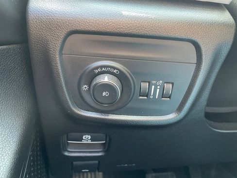 Used 2024 Jeep Grand Cherokee Limited w/ Luxury Tech Group II AWD/4WD image 27