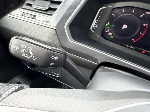 Used 2023 Volkswagen Tiguan SEL R-Line AWD/4WD image 29