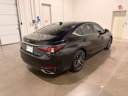 Used 2024 Lexus ES 350 w/ Premium Package image 5