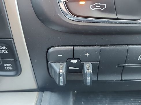 Used 2015 RAM 1500 Big Horn AWD/4WD image 9