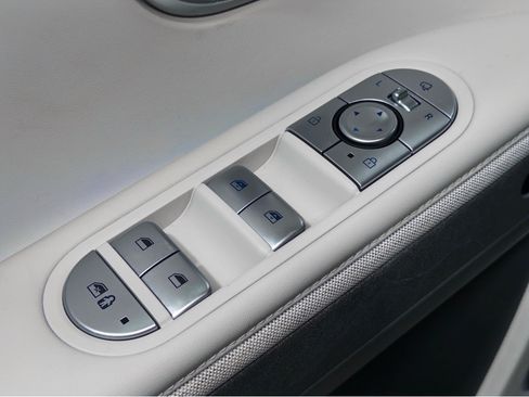 Used 2023 Hyundai Ioniq 5 Limited image 8