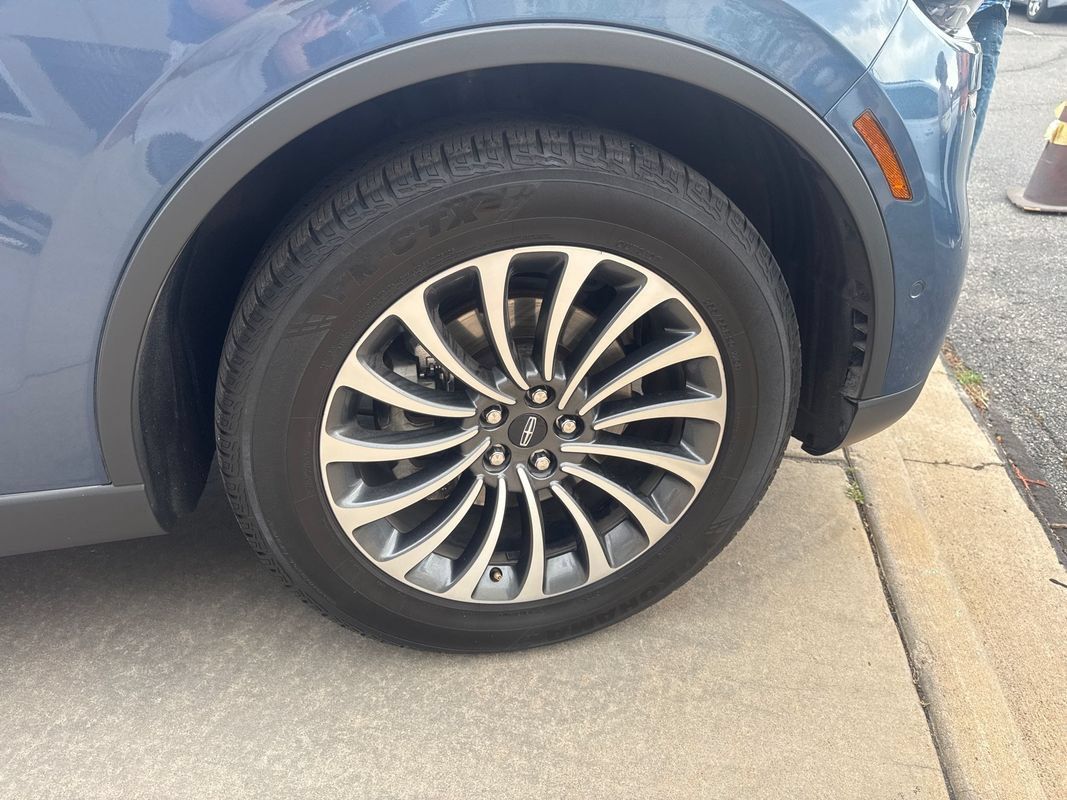 Used 2020 Lincoln Aviator Reserve w/ Equipment Group 201A AWD/4WD image 22