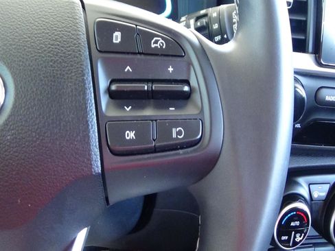Used 2025 Hyundai Venue SEL FWD image 19