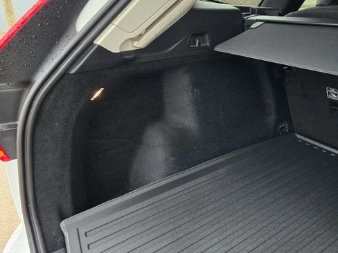 Used 2023 Volvo XC60 B5 Core image 15