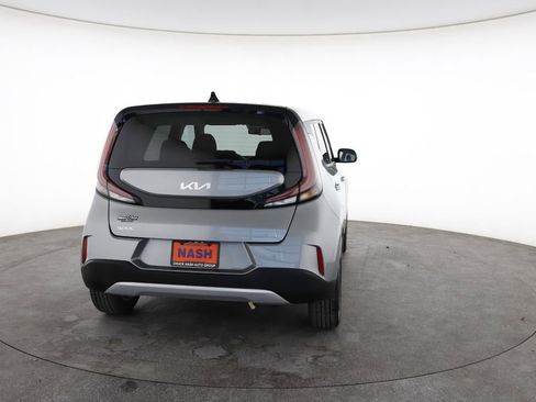Used 2025 Kia Soul LX w/ LX Technology Package image 11