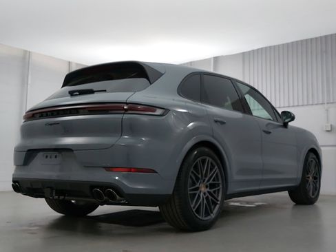 New 2026 Porsche Cayenne image 7