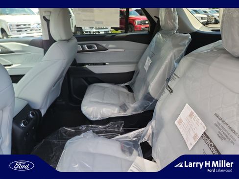 New 2025 Ford Explorer Platinum w/ LUX Leather Package image 17