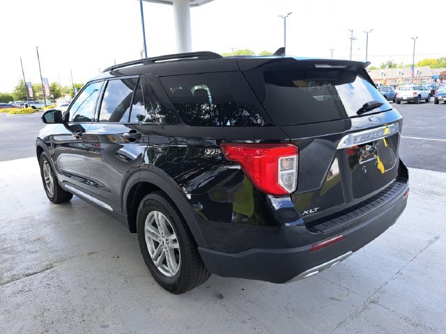 Used 2024 Ford Explorer XLT w/ Equipment Group 202A RWD image 5