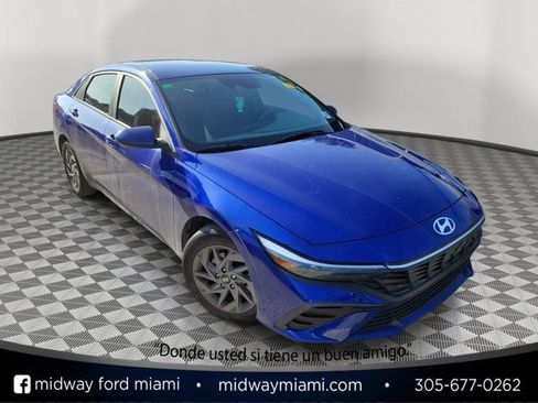 Used 2024 Hyundai Elantra SEL FWD image 1