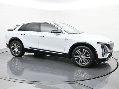 New 2026 Cadillac Lyriq Luxury image 7