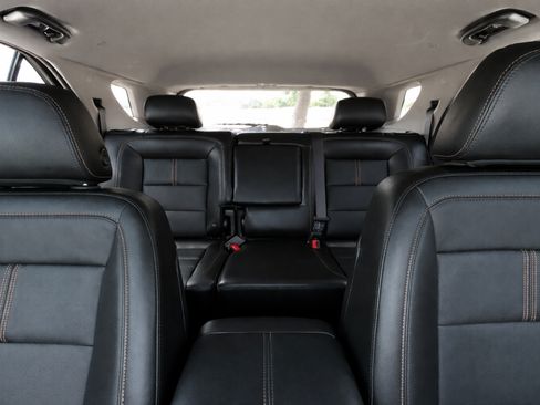 Used 2024 Chevrolet Equinox Premier w/ Redline Edition FWD image 18