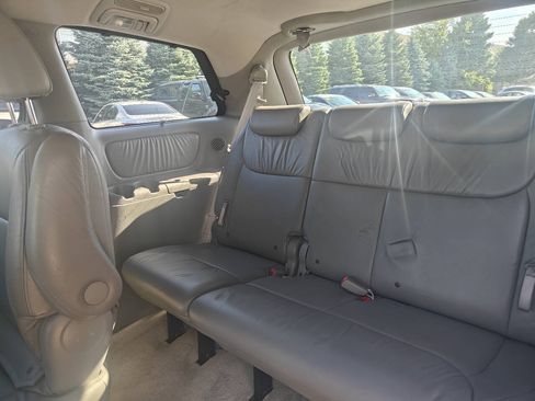 Used 2010 Toyota Sienna AWD image 16